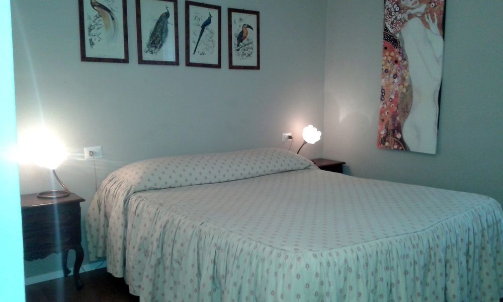 Ape Rosa Relais Florenz