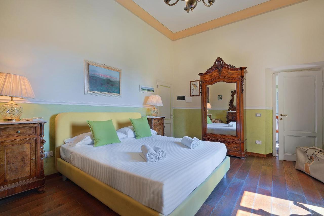 Ape Rosa Relais Florenz